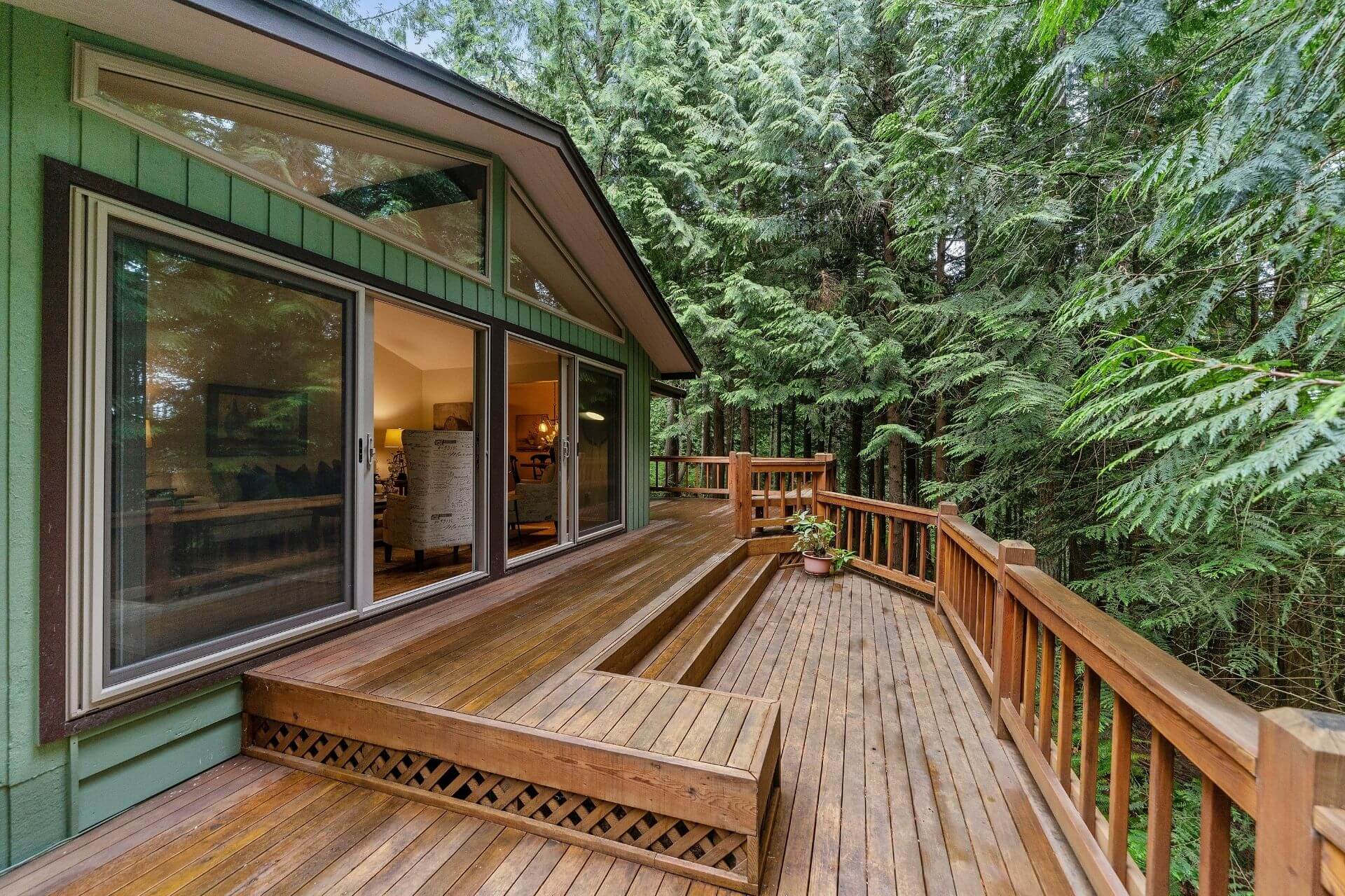 10 Decking Designs That Will Inspire Your Next Landscaping Project
